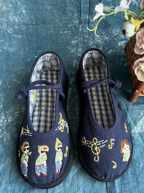 Chaussures en tissu brodées de dessins animés vintage pour femmes