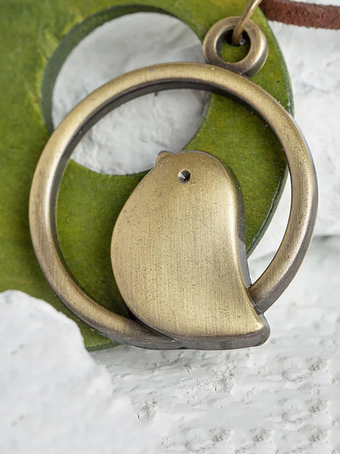 Collier pendentif en bois rond en forme d'oiseau en métal mignon