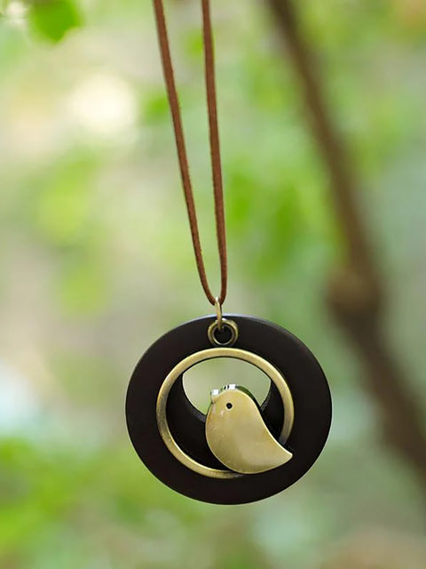 Collier pendentif en bois rond en forme d'oiseau en métal mignon